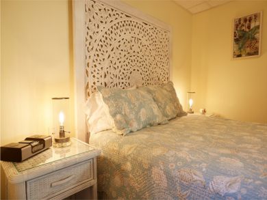 Lovely Cottage Captiva Around 300ft to the Beach